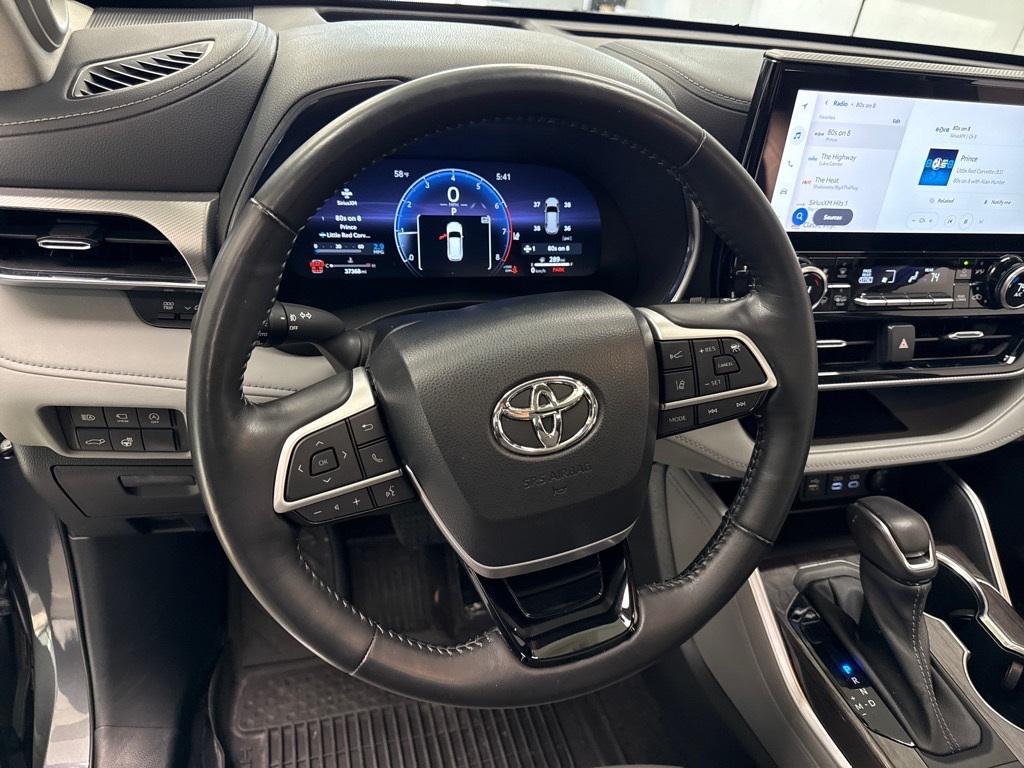 used 2023 Toyota Highlander car, priced at $43,950