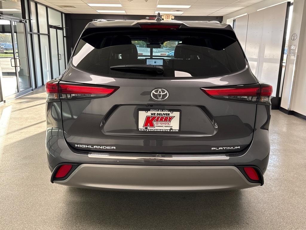 used 2023 Toyota Highlander car, priced at $43,950