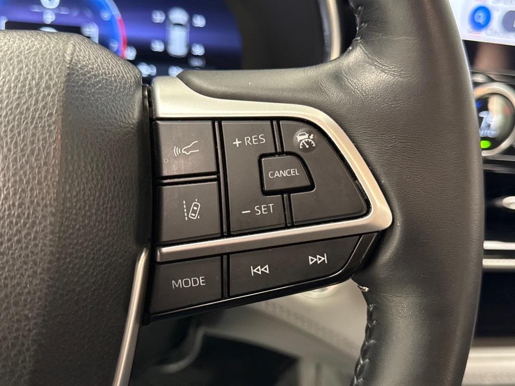 used 2023 Toyota Highlander car, priced at $43,950