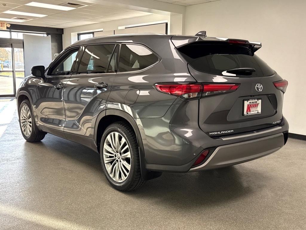 used 2023 Toyota Highlander car, priced at $43,950