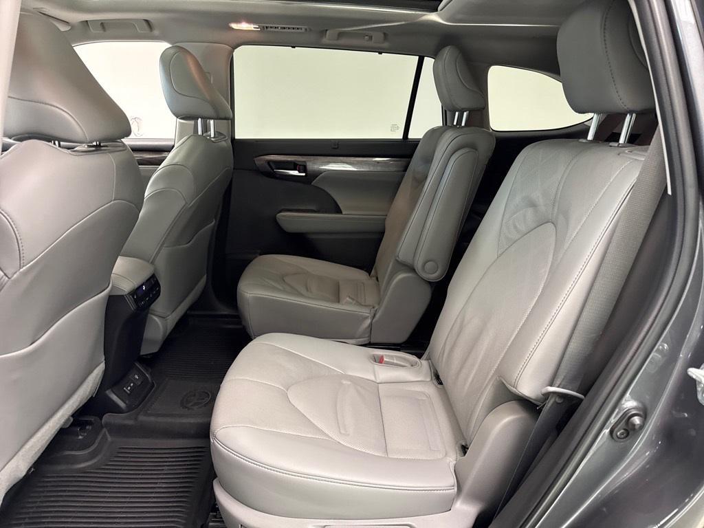 used 2023 Toyota Highlander car, priced at $43,950