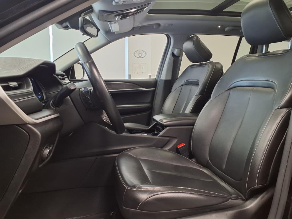 used 2022 Jeep Grand Cherokee car, priced at $28,950