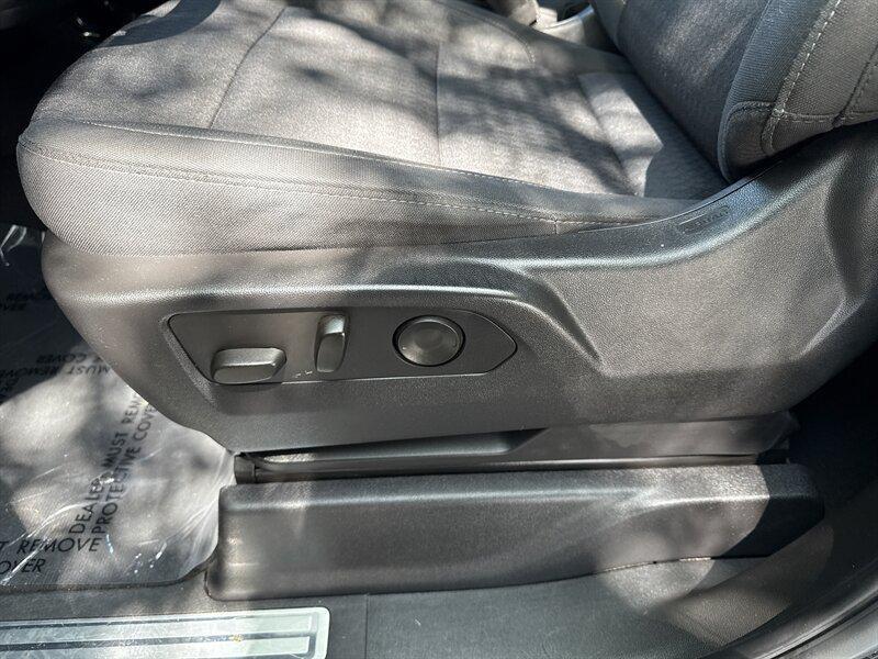 used 2023 Chevrolet Silverado 1500 car, priced at $31,888