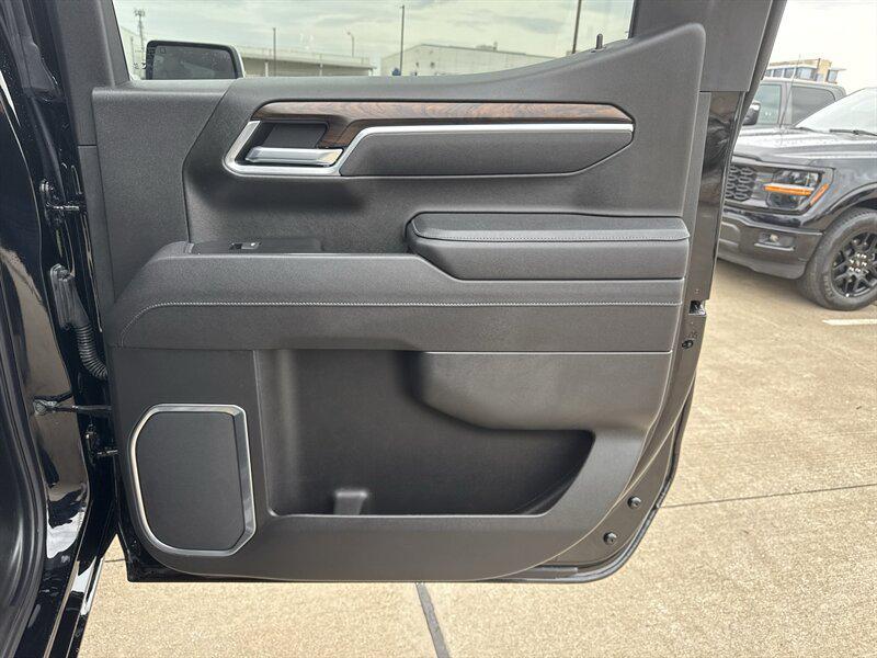 used 2025 GMC Sierra 1500 car, priced at $39,888