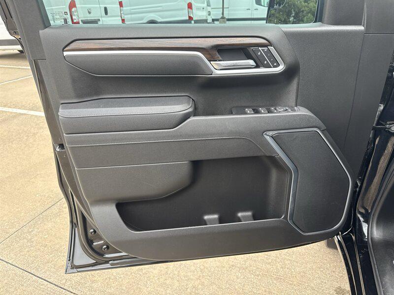 used 2025 GMC Sierra 1500 car, priced at $39,888