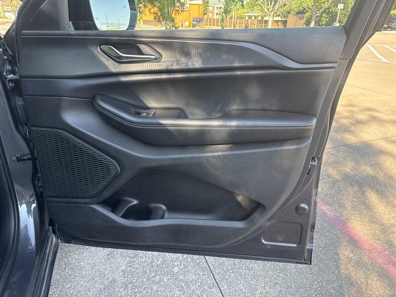 used 2024 Jeep Grand Cherokee L car, priced at $28,888