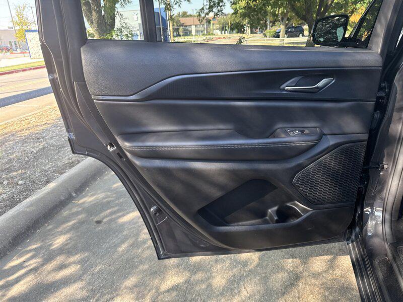 used 2024 Jeep Grand Cherokee L car, priced at $28,888