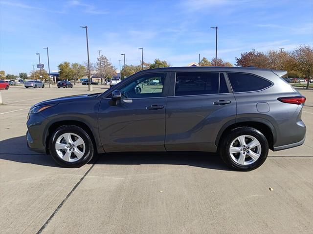 used 2023 Toyota Highlander car, priced at $28,888