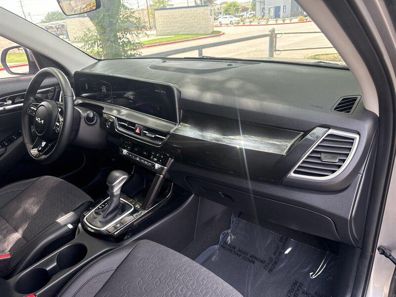 used 2025 Kia Seltos car, priced at $21,888