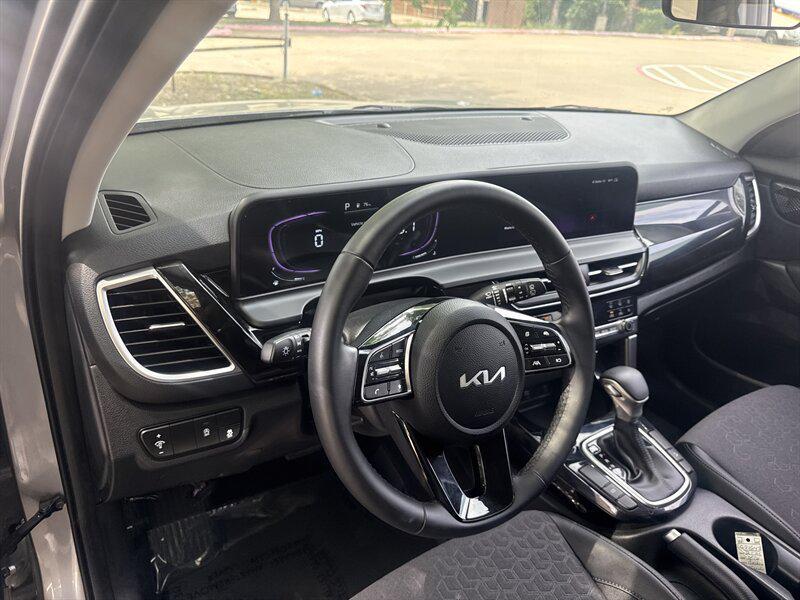 used 2025 Kia Seltos car, priced at $21,888