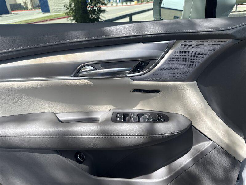 used 2020 Cadillac XT5 car, priced at $21,888