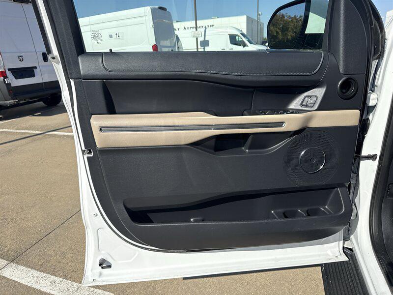 used 2024 Ford Expedition car, priced at $43,888