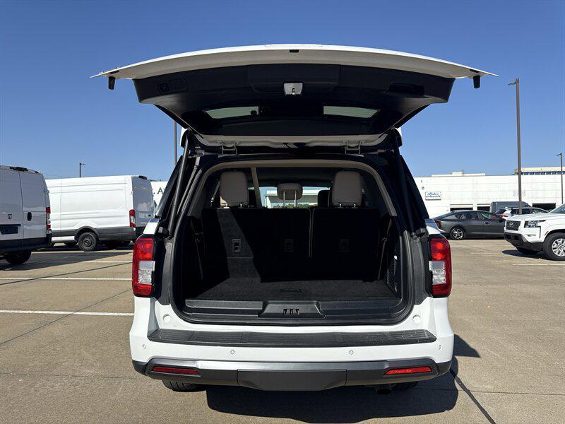 used 2024 Ford Expedition car, priced at $43,888