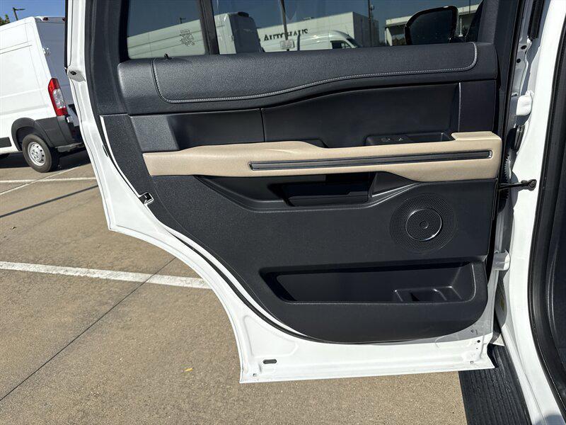 used 2024 Ford Expedition car, priced at $43,888