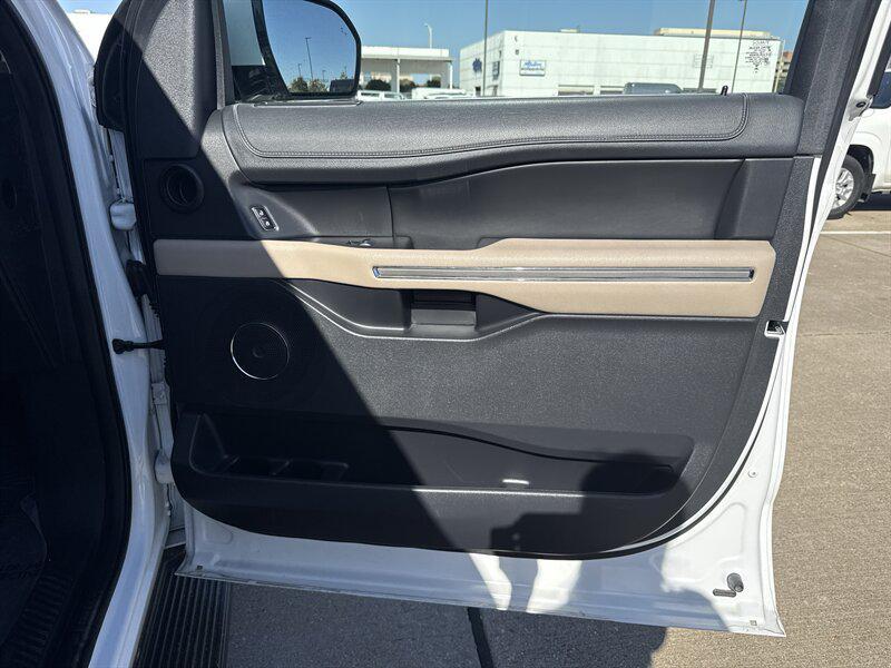 used 2024 Ford Expedition car, priced at $43,888