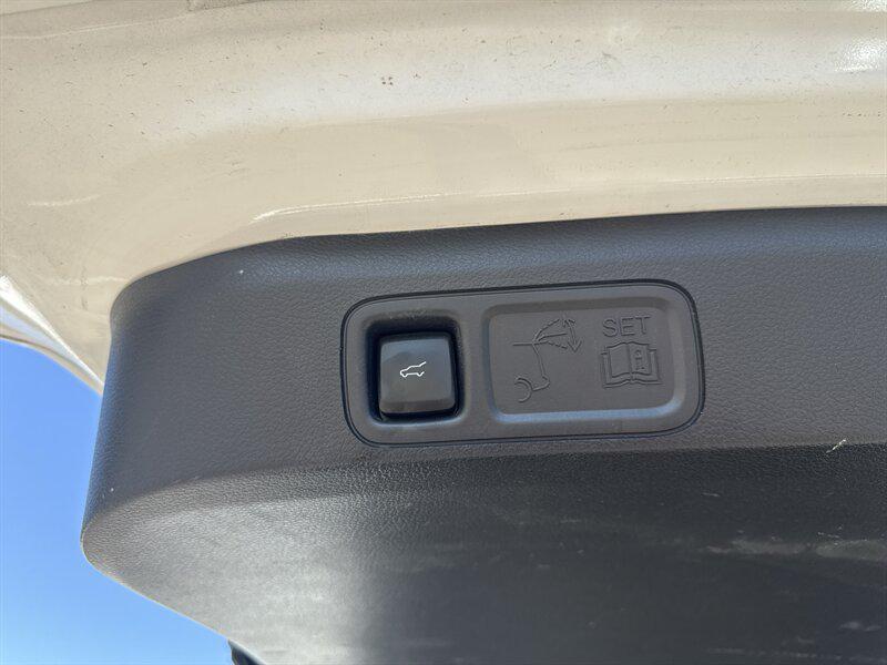 used 2024 Ford Expedition car, priced at $43,888