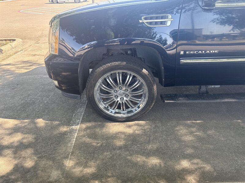 used 2008 Cadillac Escalade car, priced at $6,889