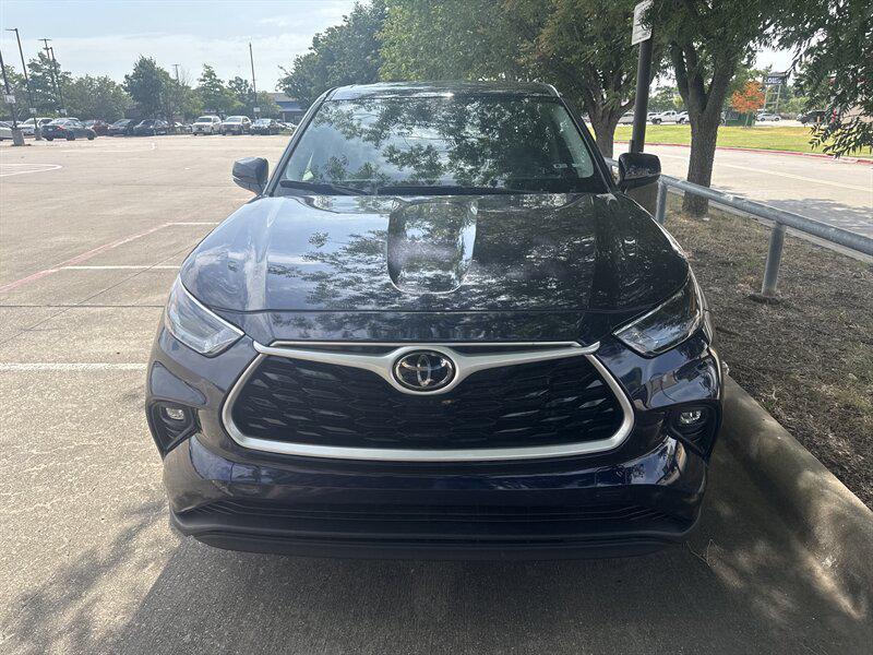 used 2023 Toyota Highlander car, priced at $32,888