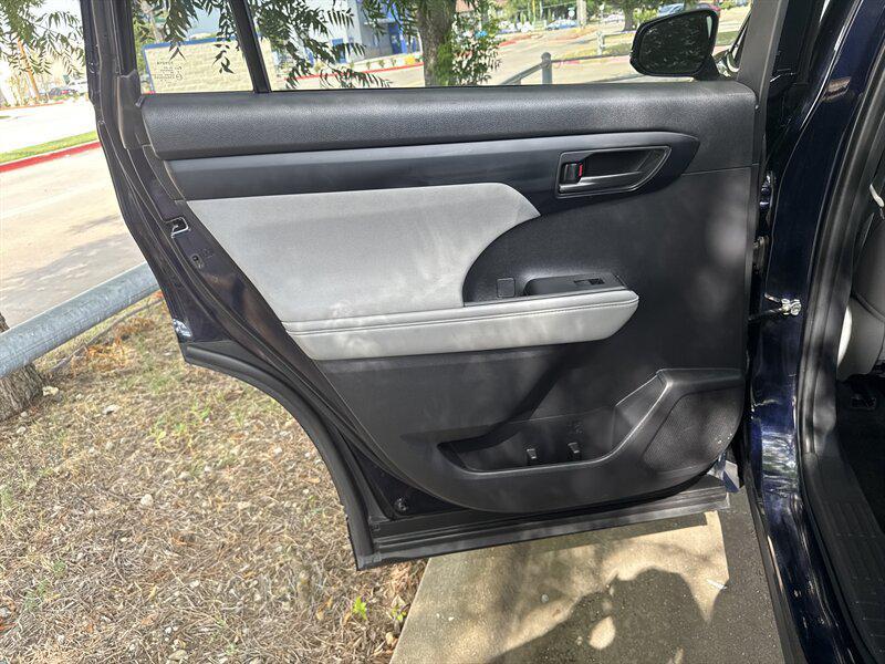 used 2023 Toyota Highlander car, priced at $32,888