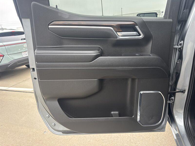 used 2025 GMC Sierra 1500 car, priced at $39,888