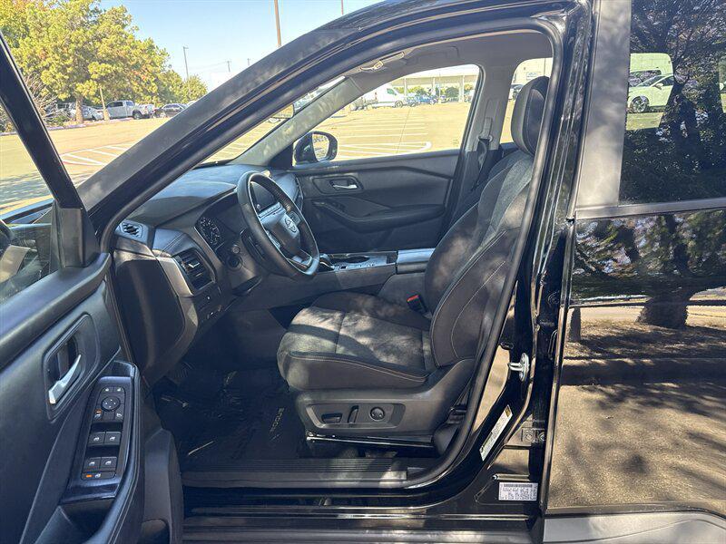 used 2025 Nissan Rogue car, priced at $19,888