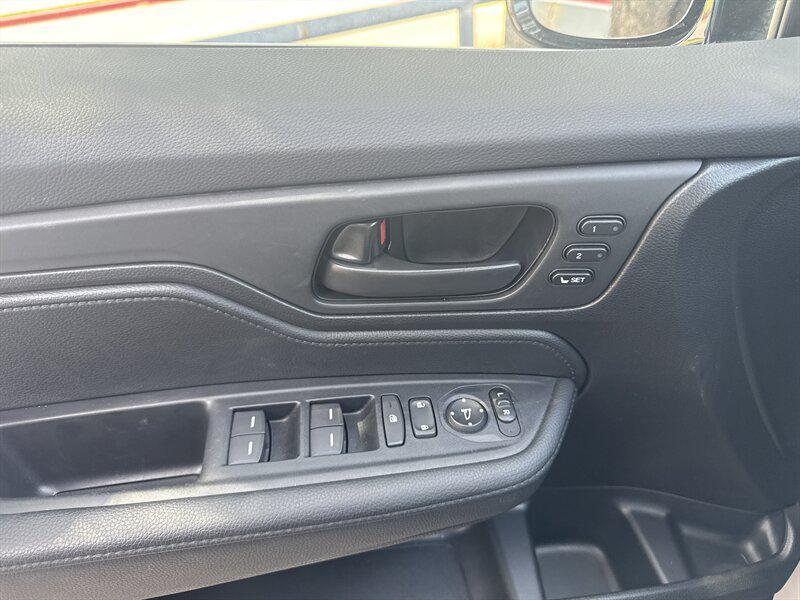 used 2025 Honda Odyssey car, priced at $39,888