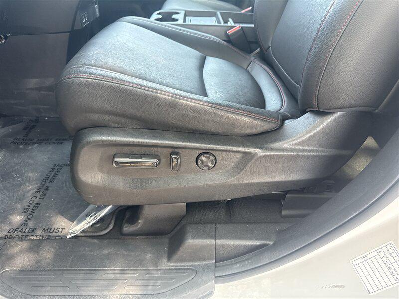 used 2025 Honda Odyssey car, priced at $39,888