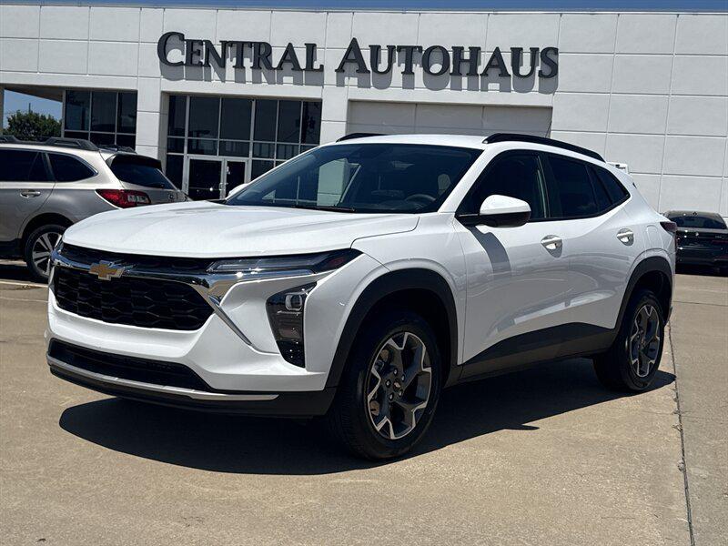 used 2025 Chevrolet Trax car, priced at $21,888