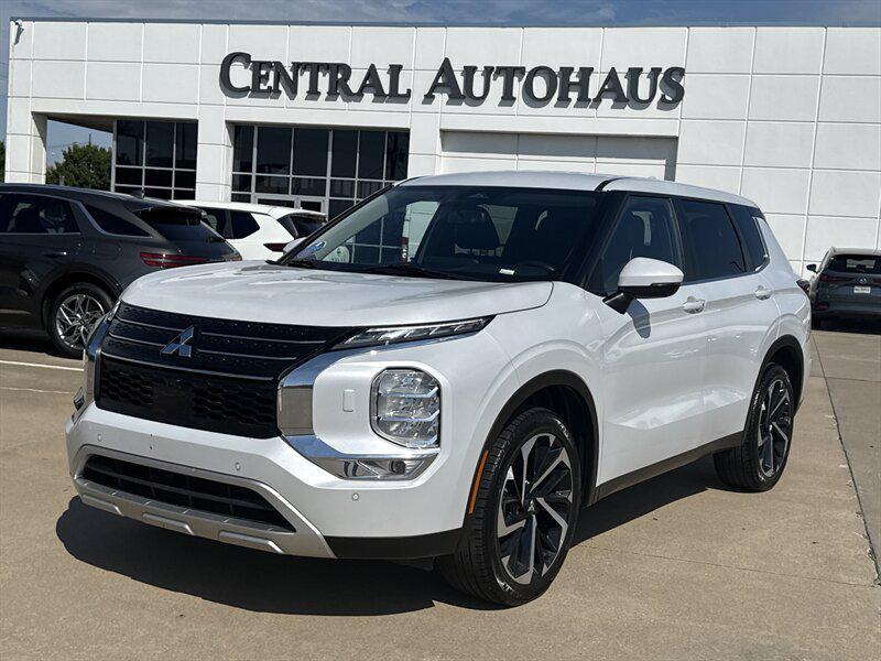 used 2024 Mitsubishi Outlander car, priced at $22,888