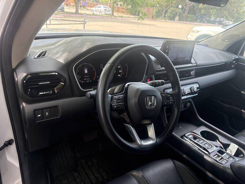 used 2025 Honda Pilot car, priced at $36,888