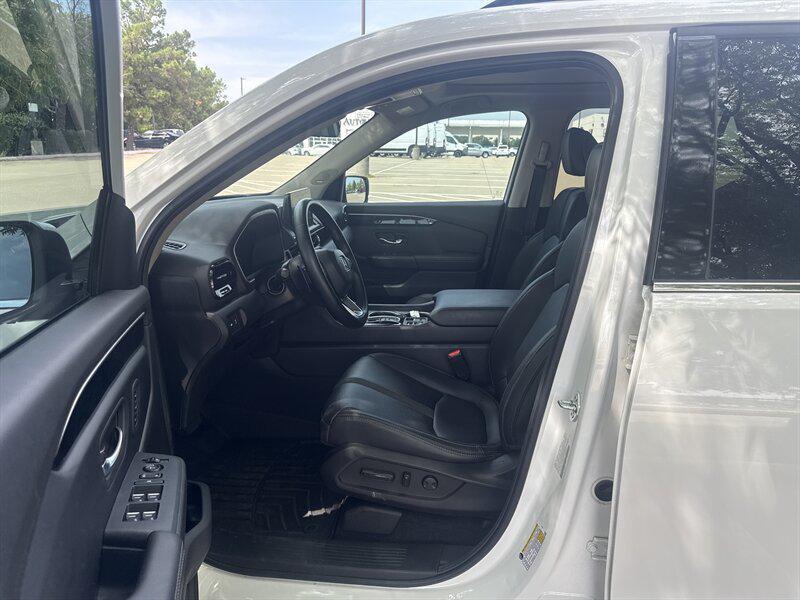 used 2025 Honda Pilot car, priced at $36,888