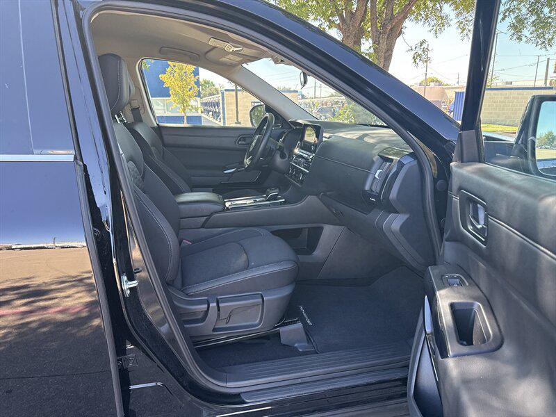 used 2025 Nissan Pathfinder car, priced at $26,888