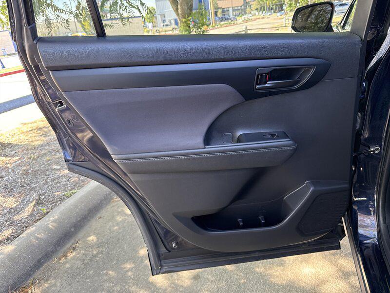used 2023 Toyota Highlander car, priced at $29,888