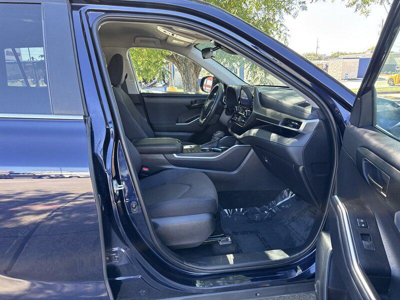 used 2023 Toyota Highlander car, priced at $29,888