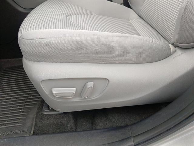 used 2025 Toyota Highlander car, priced at $39,998