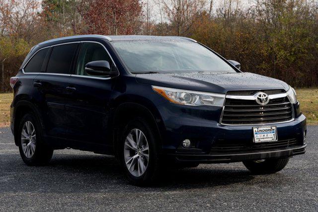 used 2015 Toyota Highlander car, priced at $13,721