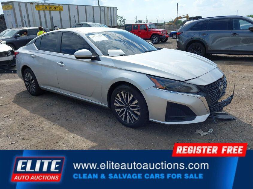 used 2023 Nissan Altima car, priced at $7,400