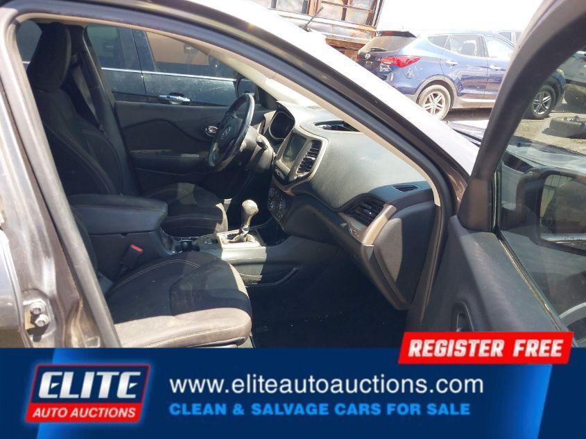 used 2016 Jeep Cherokee car, priced at $2,157