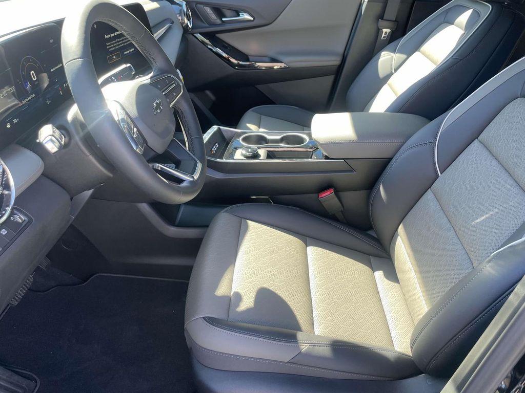 new 2026 Chevrolet Equinox car, priced at $33,915