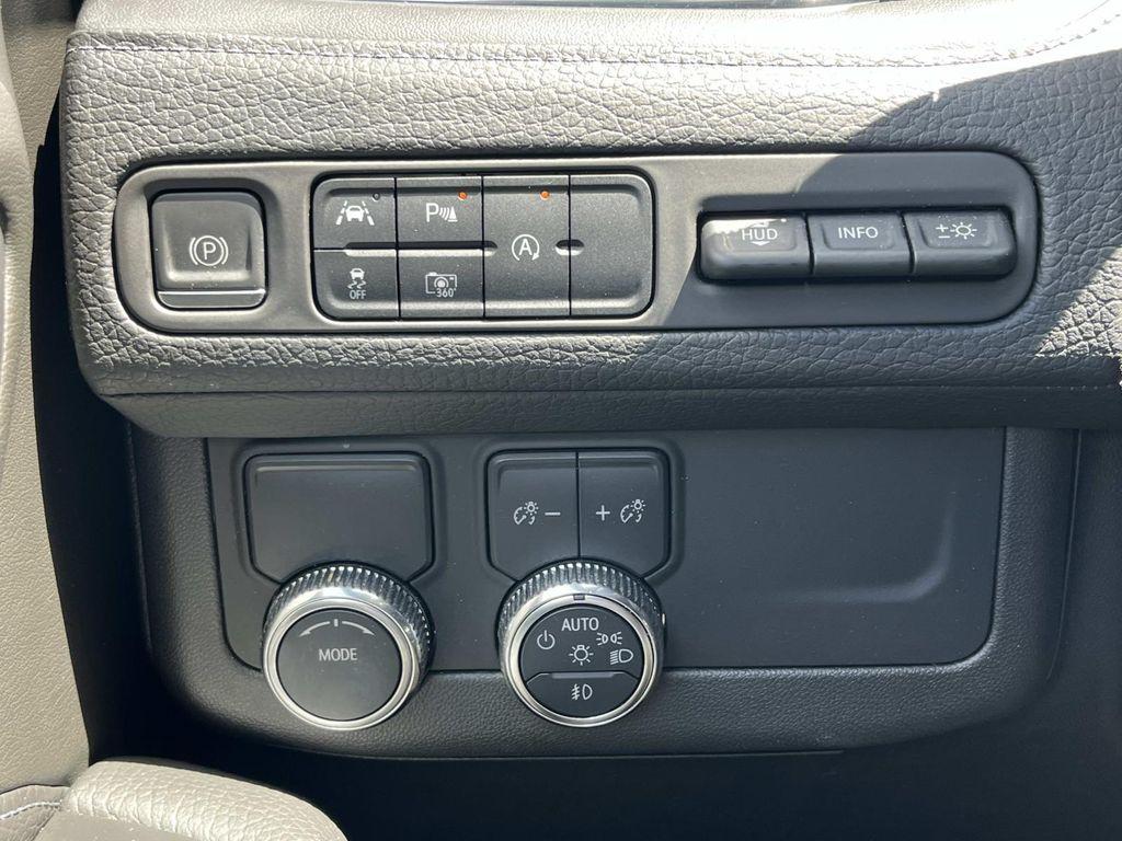 used 2023 GMC Yukon XL car, priced at $59,800