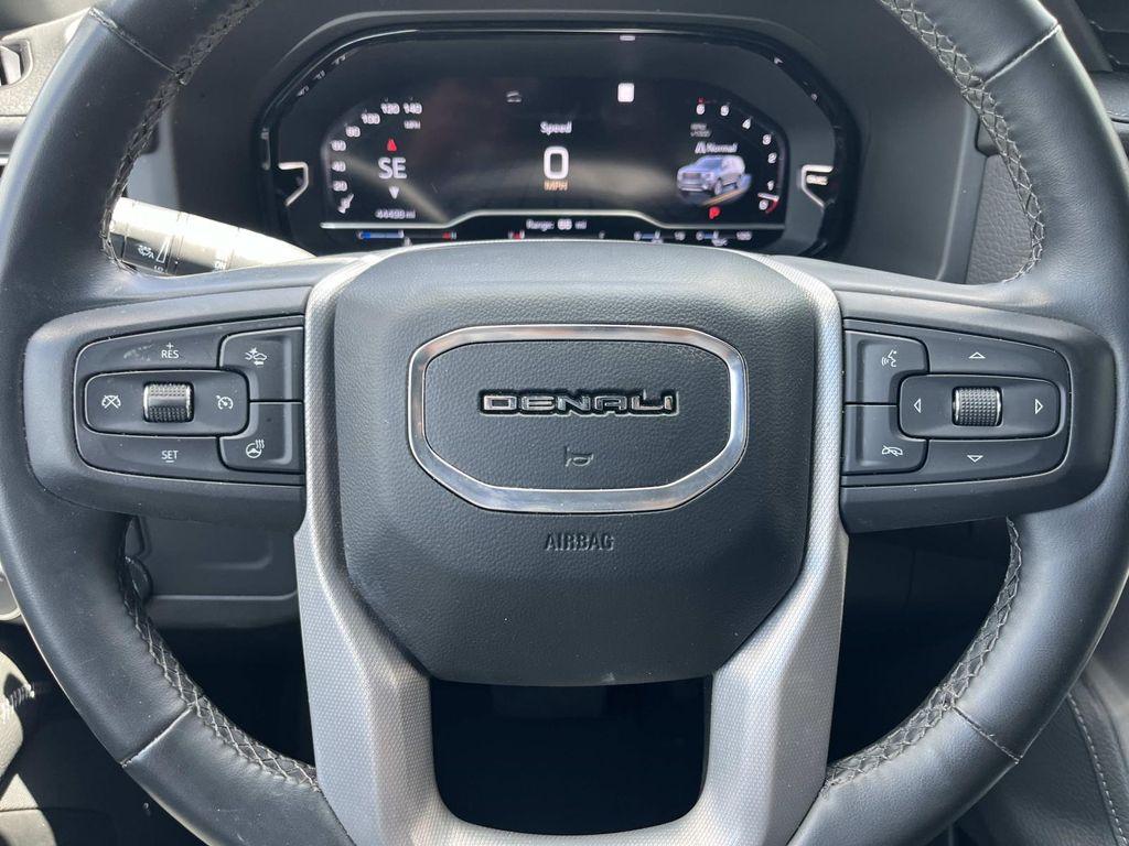 used 2023 GMC Yukon XL car, priced at $59,800