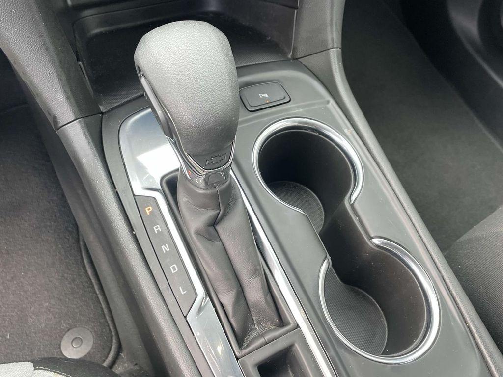 used 2023 Chevrolet Equinox car, priced at $21,500