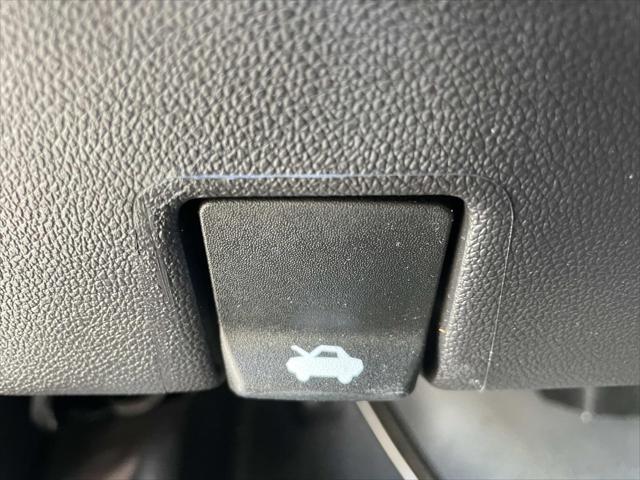 used 2024 Chevrolet Silverado 1500 car, priced at $33,900