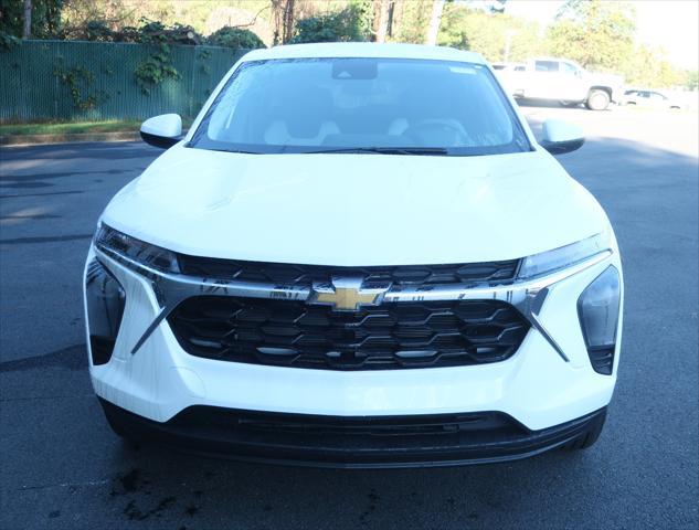 new 2025 Chevrolet Trax car, priced at $22,490