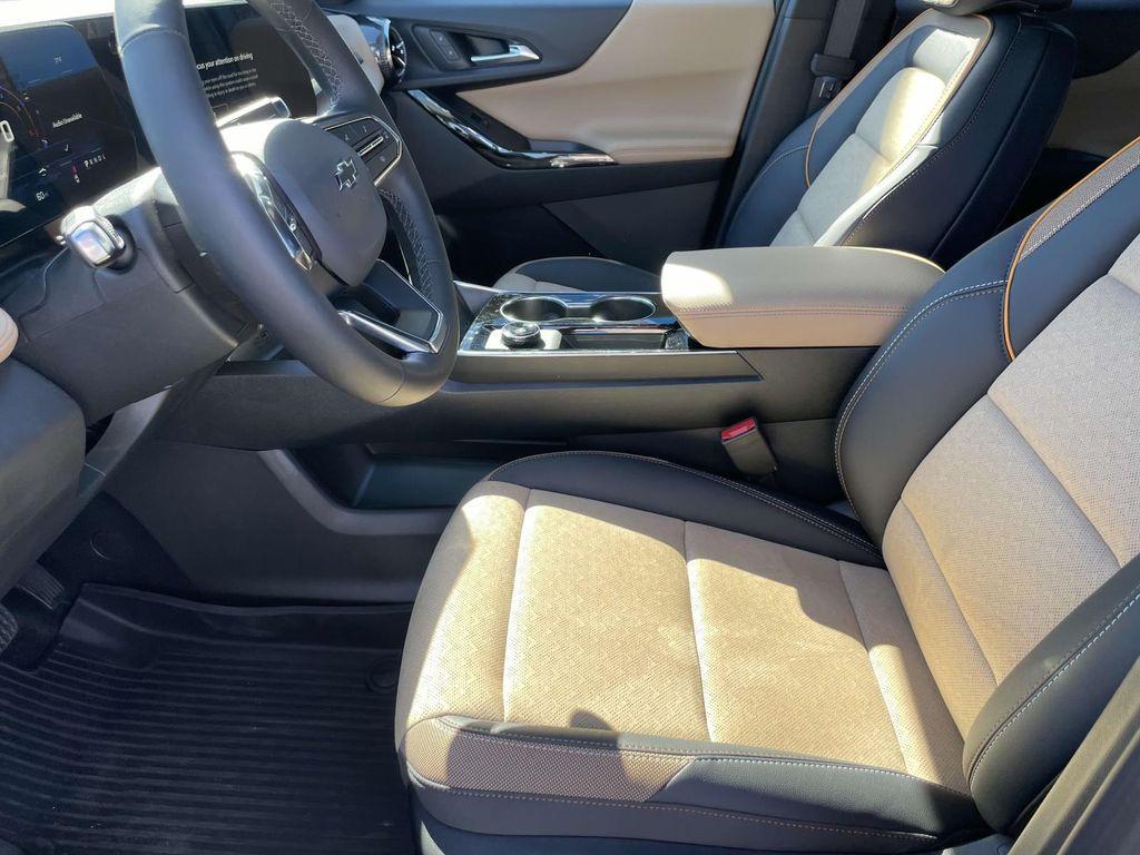 new 2026 Chevrolet Equinox car, priced at $36,585