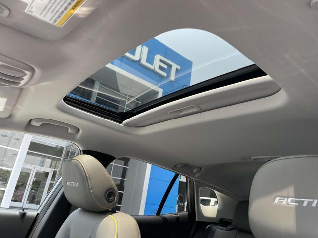 new 2025 Chevrolet Trax car, priced at $27,585