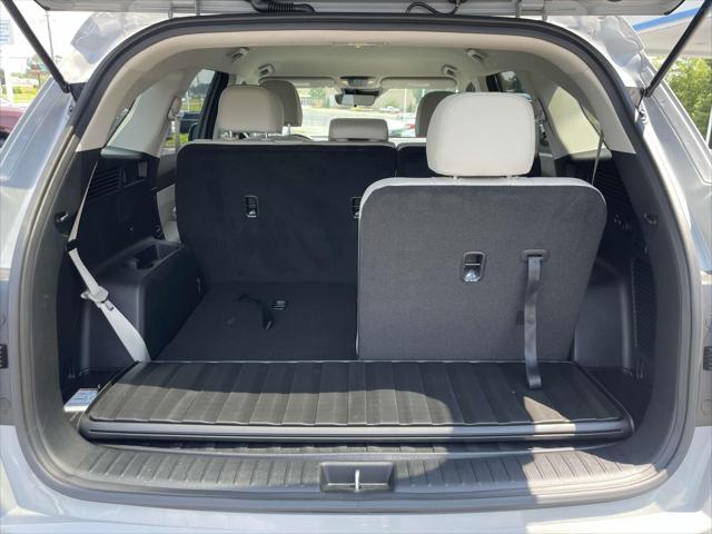 used 2025 Kia Sorento car, priced at $33,995