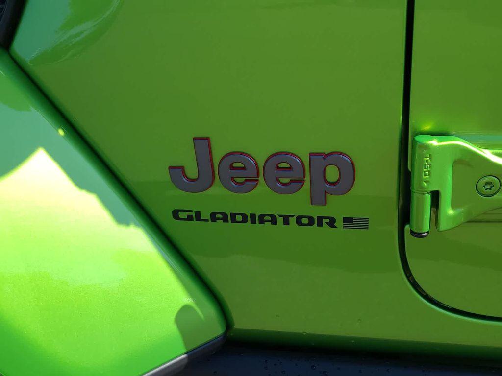 new 2025 Jeep Gladiator car, priced at $50,999