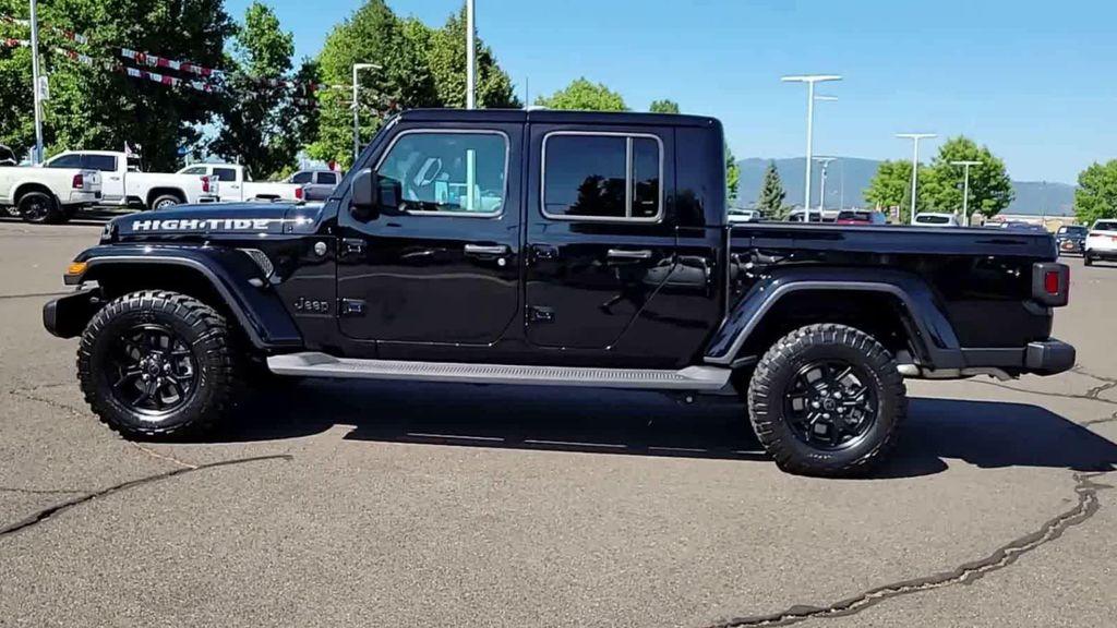 new 2025 Jeep Gladiator car, priced at $41,999