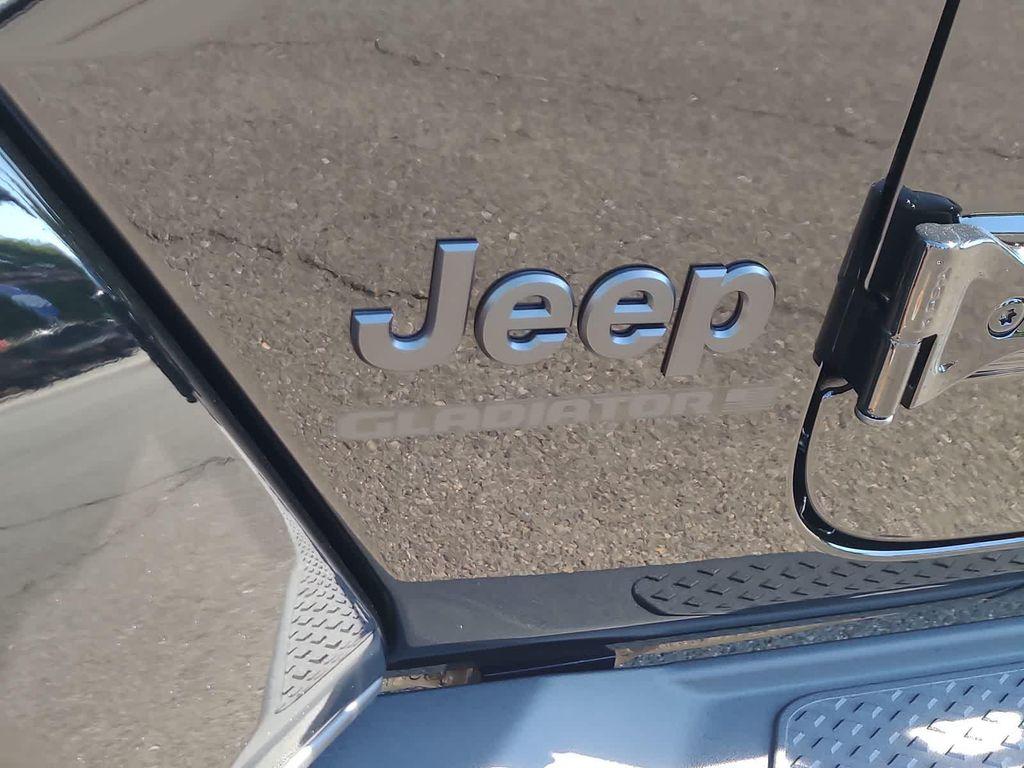 new 2025 Jeep Gladiator car, priced at $41,999